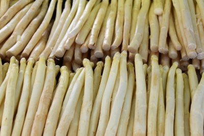 Zo bereid je witte asperges als een echte chef