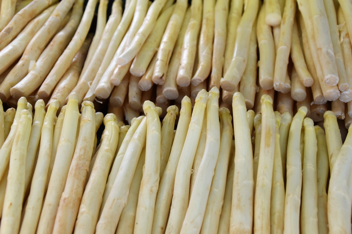 Zo bereid je witte asperges als een echte chef